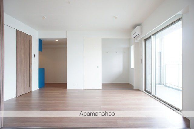 エンクレストGRAN博多駅前の居間写真