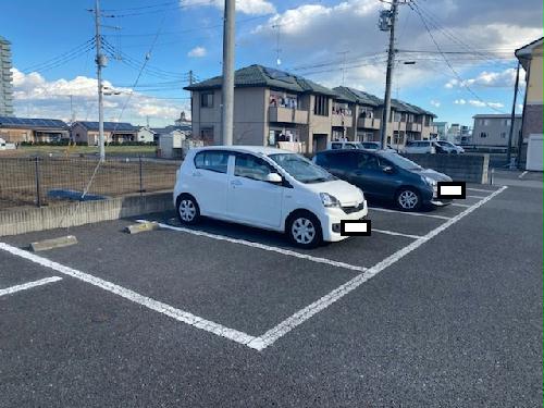 【レオパレス菜の花の駐車場】