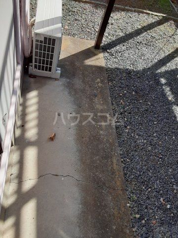 【水戸市堀町のアパートの庭】