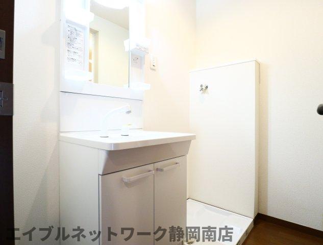 洗面設備　使いやすい洗面所です