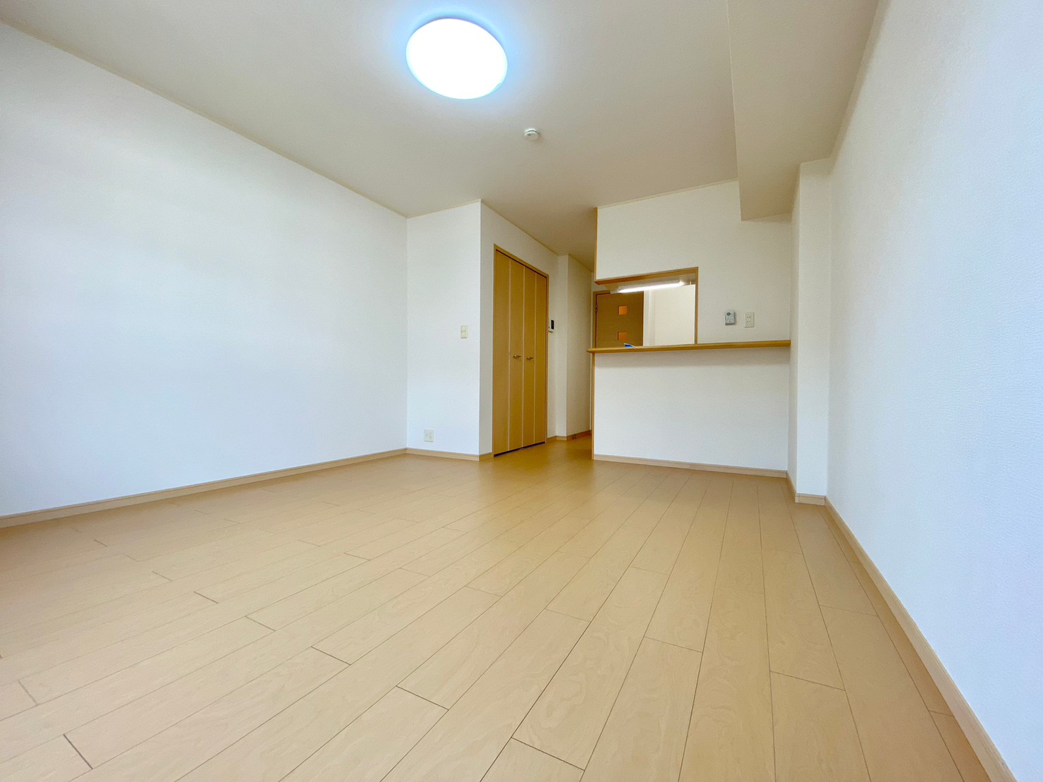 居室・リビング　※同物件別部屋の参考写真・現況優先