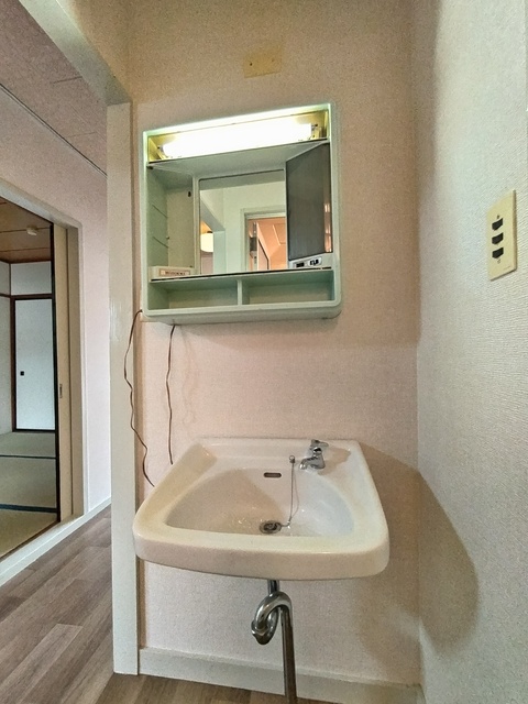 【静岡市清水区西高町のマンションの洗面設備】
