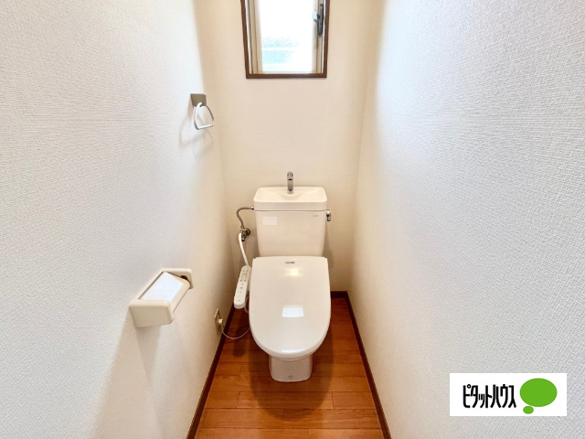 トイレ　ウォシュレット付きます