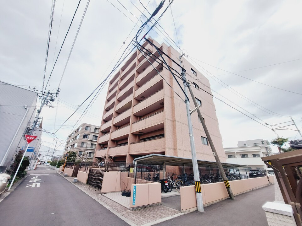 【松山市道後町のマンションの建物外観】