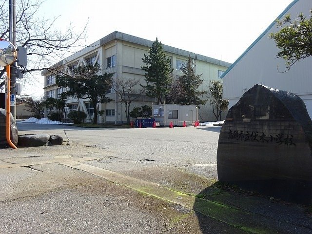 【高岡市伏木本町のアパートのその他】