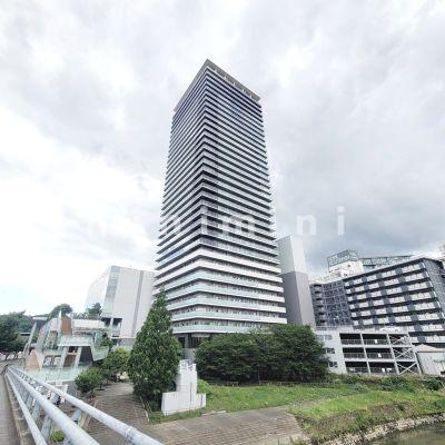 【熊本市西区春日のマンションの建物外観】