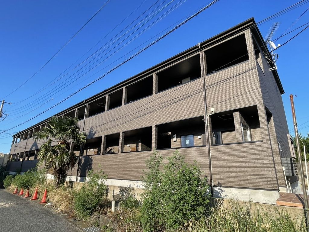 【八千代市萱田町のアパートの建物外観】