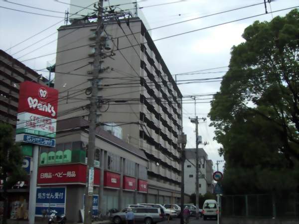 【広島市南区皆実町のマンションの建物外観】