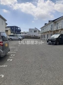 【豊川市白雲町のアパートの駐車場】