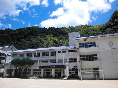 中学校　秋田市立河辺中学校（中学校）まで1103m