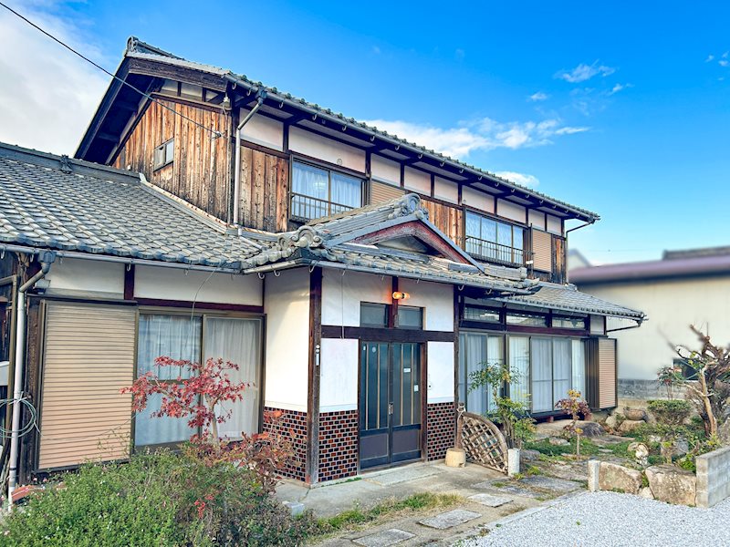 建物外観　古風な外観