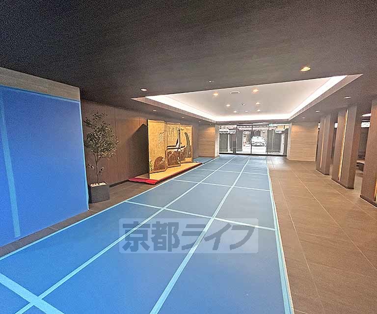 【京都市中京区円福寺町のマンションのエントランス】