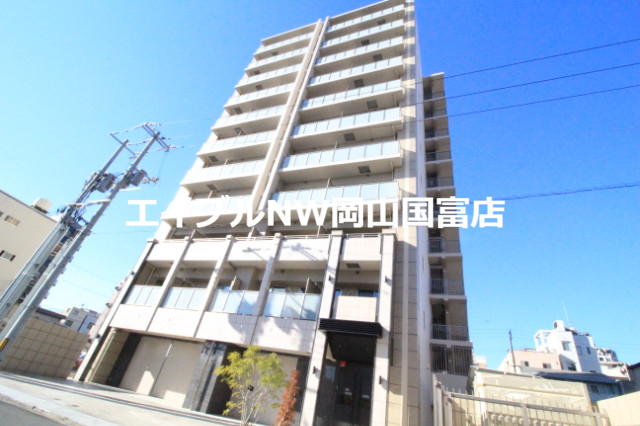 TWIN TOWERS Selinaの建物外観