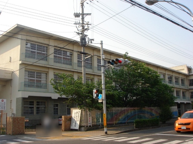 【サンパレス山崎の小学校】