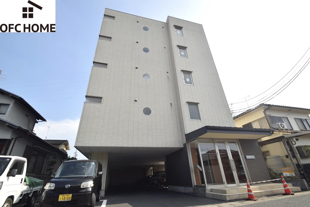 岡山市北区大元上町のマンションの建物外観