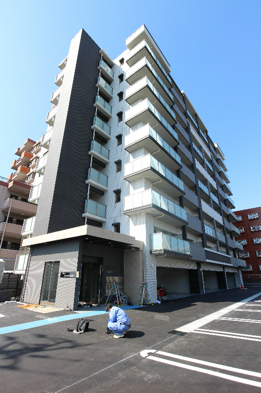 福岡市東区二又瀬新町のマンションの建物外観