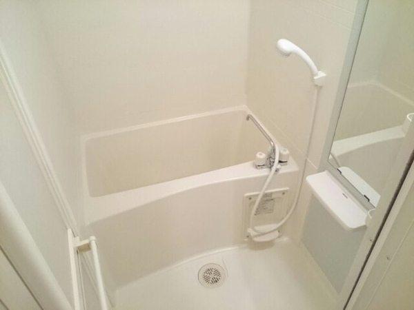 バス・シャワールーム　浴室乾燥機付き！