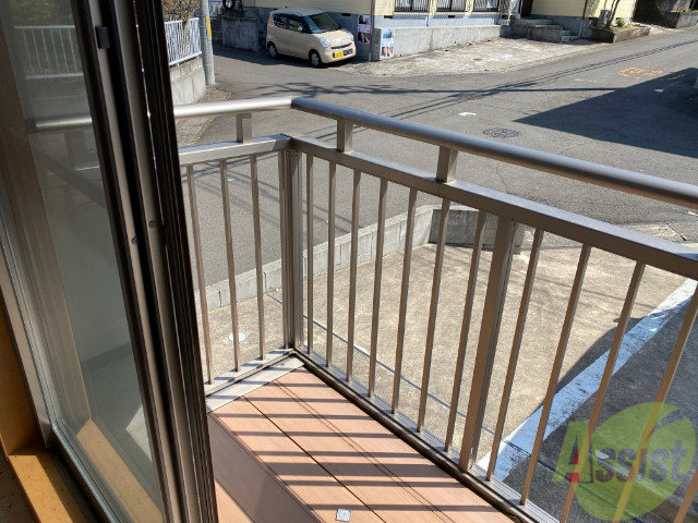 バルコニー　バルコニーはこちらです。十分な広さがございますね