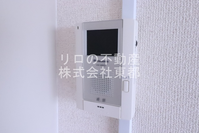 セキュリティ　来訪者の姿を確認できるＴＶモニター付インターホン設置済です！
