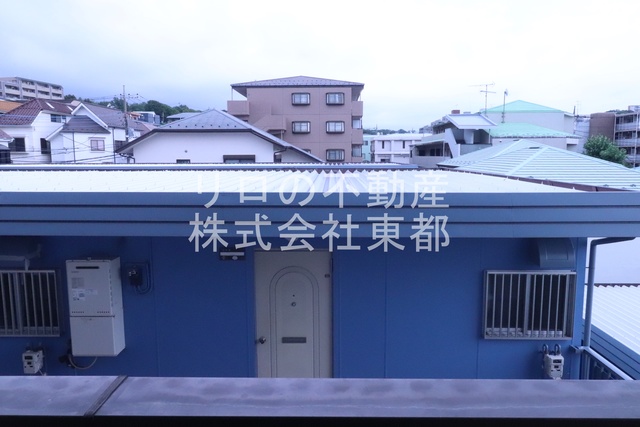 眺望　バルコニーからの景色です！圧迫感がないので暮らしやすい♪