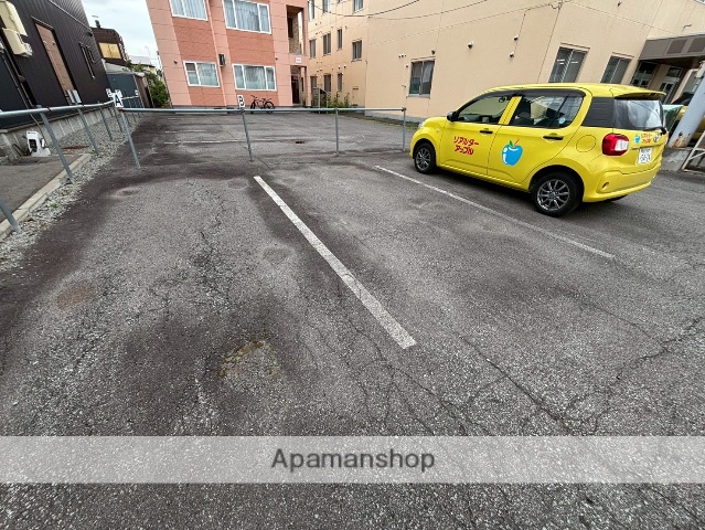 駐車場　エントランス