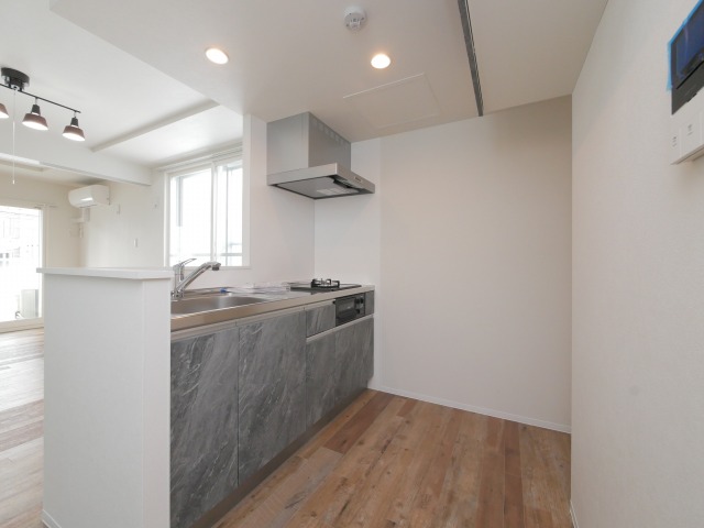 キッチン　人気の対面システムキッチンタイプです！