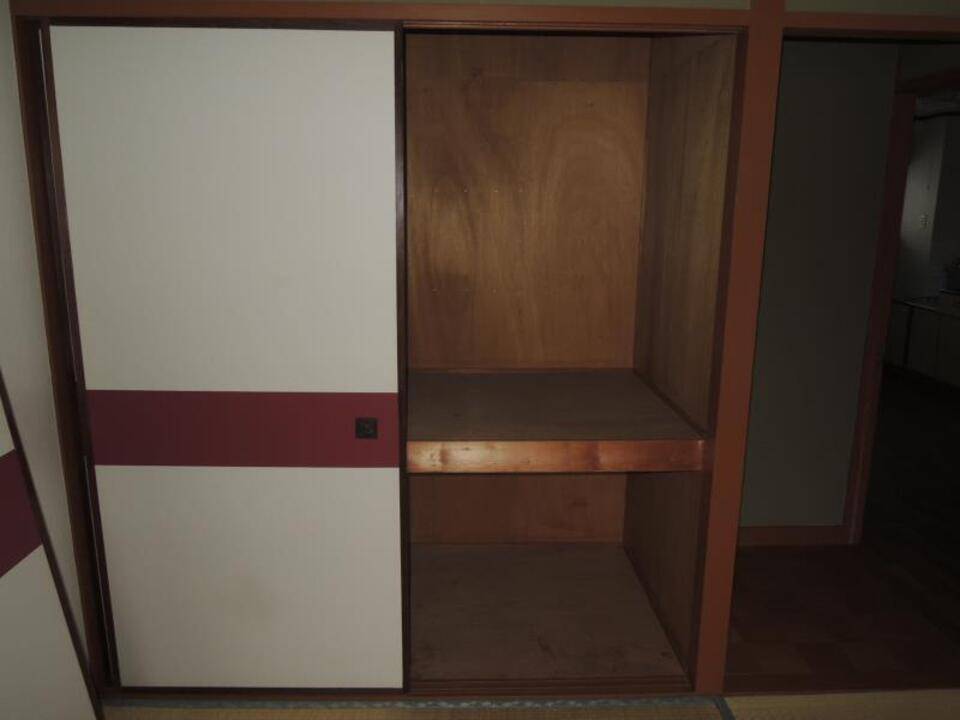収納　押入れ
