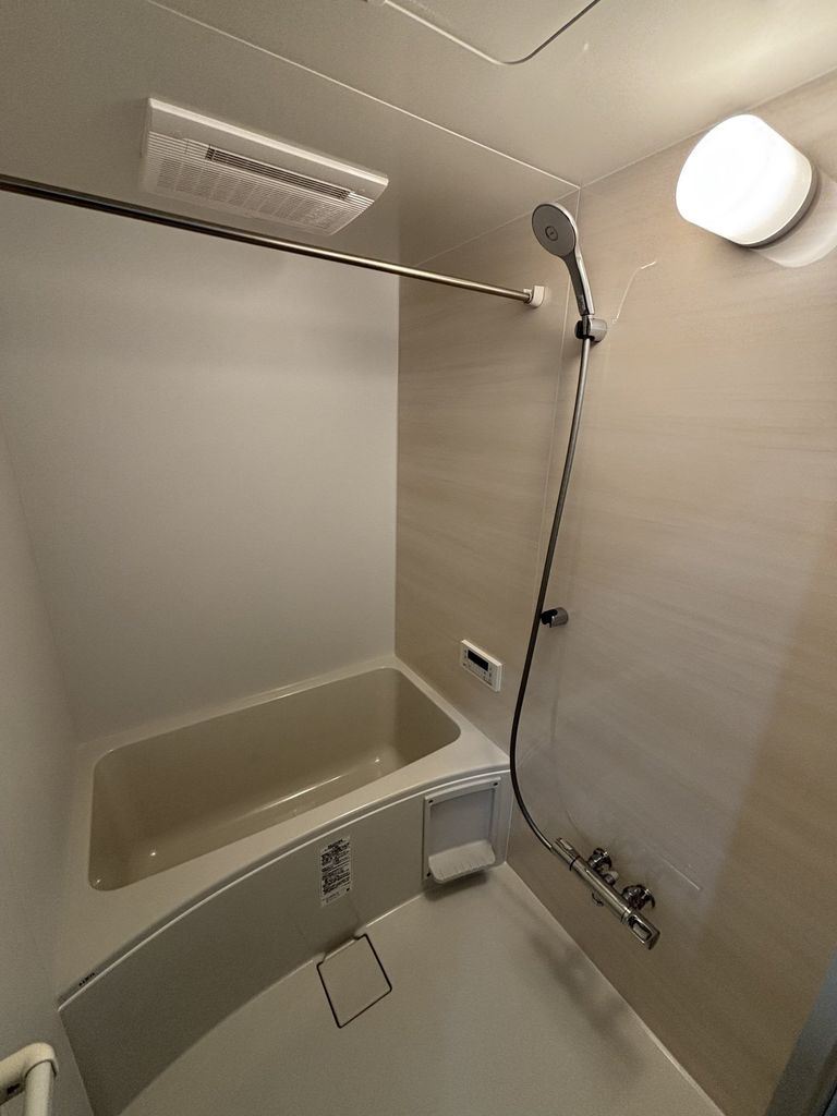 バス・シャワールーム　※建築中の写真です