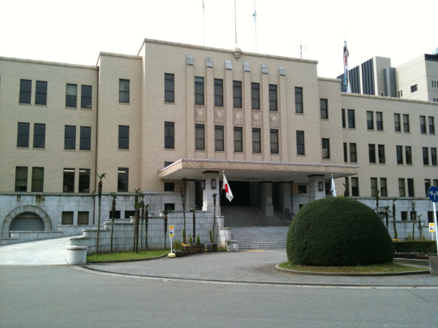 役所　富山県庁（役所）まで927m