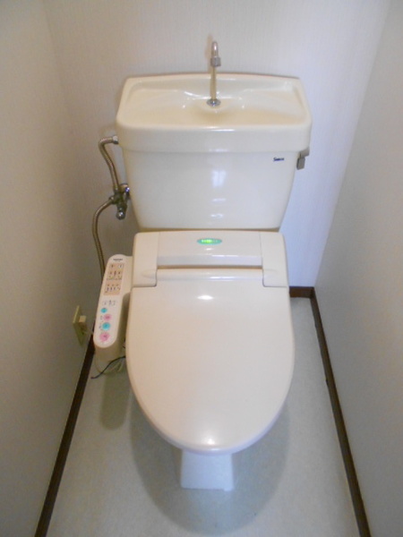 トイレ　ウォシュレット付き