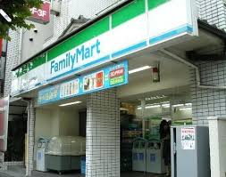 コンビニ　ファミリーマート墨田押上駅前店（コンビニ）まで112m