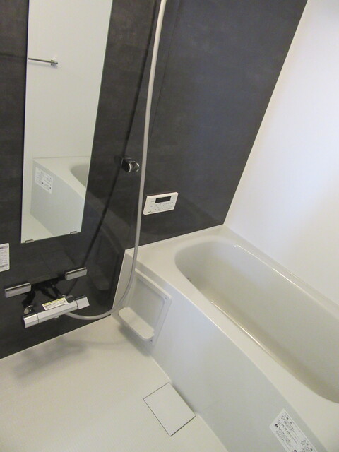 バス・シャワールーム　★浴室は追焚き、浴室乾燥機付き★