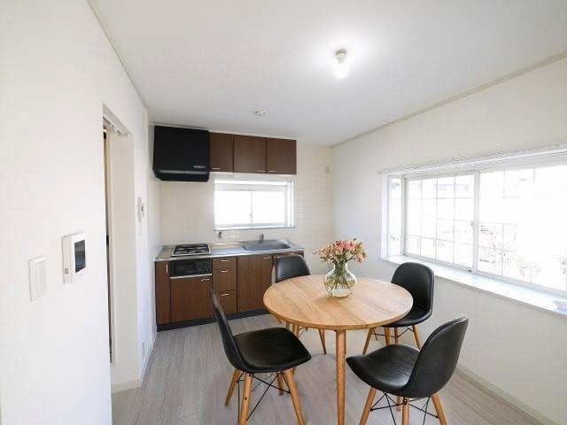 居室・リビング　CGで家具等を配置したもので家具等は含まれません