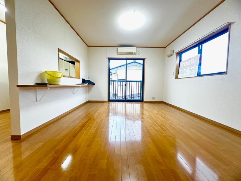 居室・リビング　※別部屋参考写真