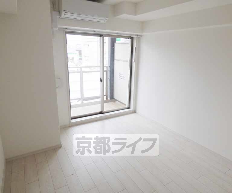 居室・リビング　きれいな室内です。