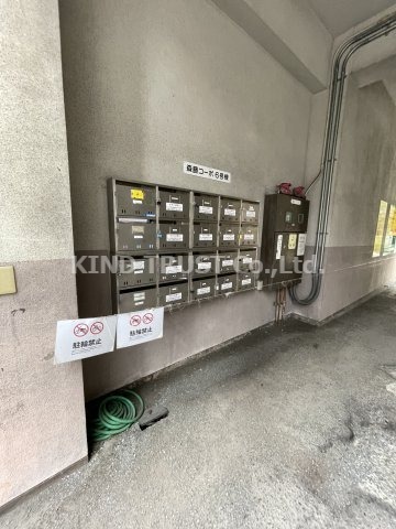 エントランス　落ち着いたエントランスです