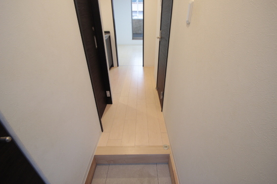玄関　※別号室の写真です