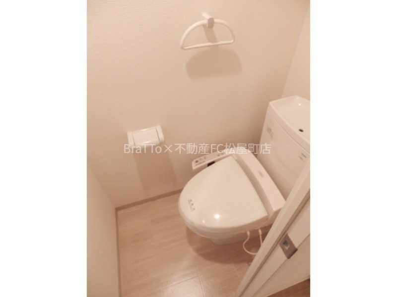 トイレ　トイレ（ウォシュレット付き）