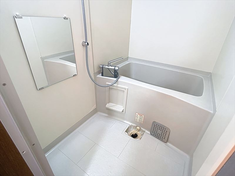 バス・シャワールーム　※内観写真は別号室のものです。