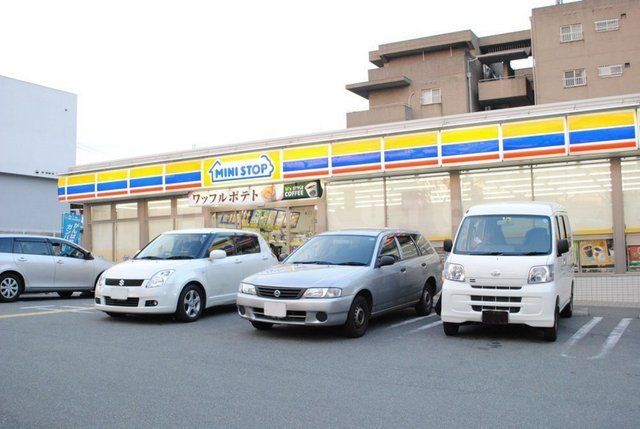 コンビニ　ミニストップ　豊中少路店（コンビニ）まで496m