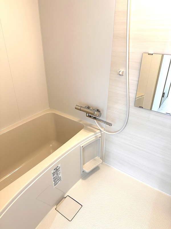 バス・シャワールーム　写真は別室の同仕様の設備です。