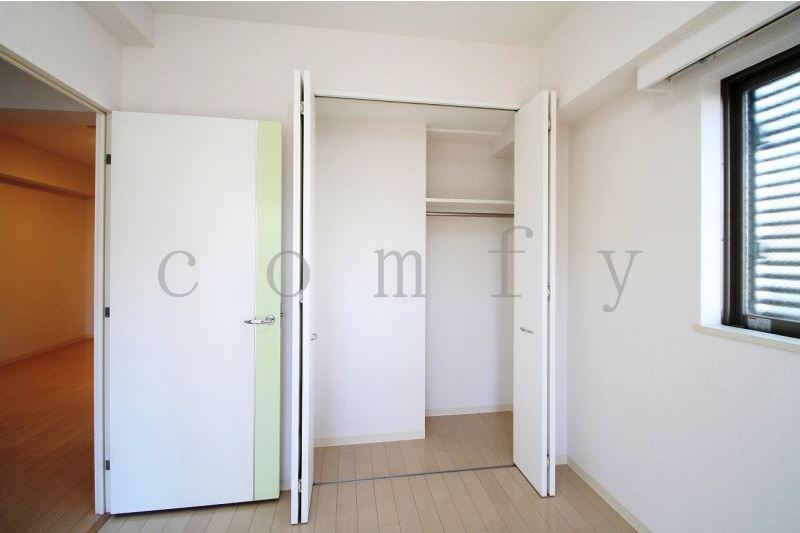 収納　奥行きがあり収納力のあるクローゼット