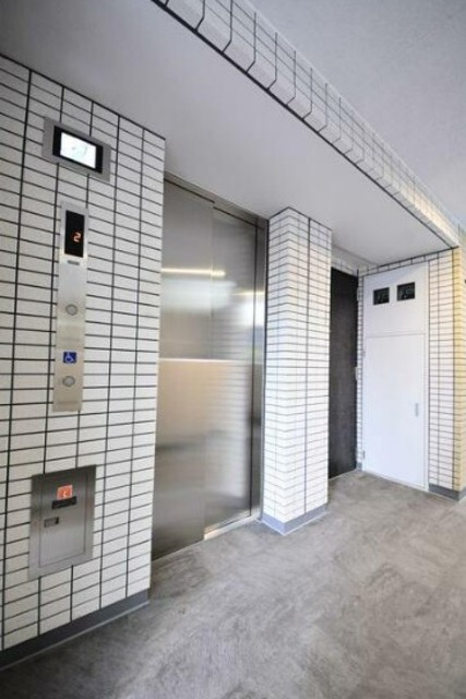 その他　エレベーター付き