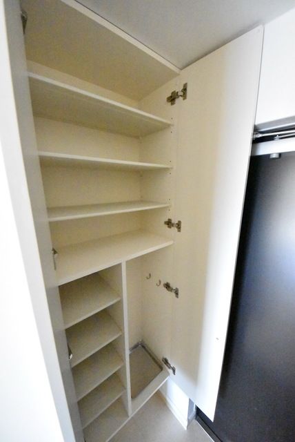 玄関　同施工会社によるイメージ