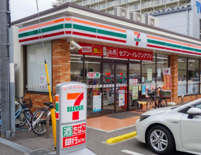 コンビニ　セブンイレブン 大阪三国本町2丁目店（コンビニ）まで403m