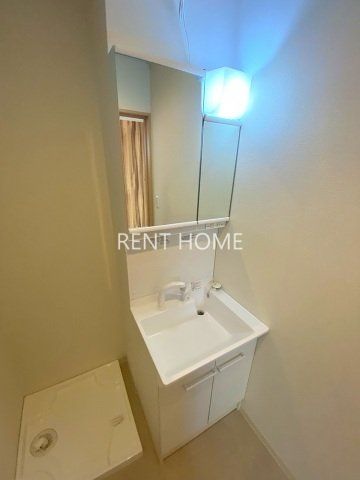 洗面設備　同ハウスメーカーの類似写真です