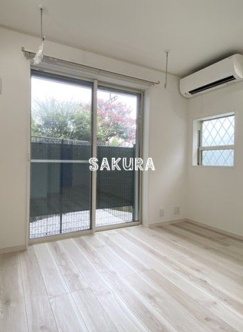 居室・リビング　使いやすい形の為、レイアウトを楽しめます♪