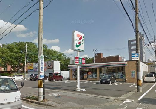 コンビニ　セブンイレブン 太田飯田町店（コンビニ）まで557m