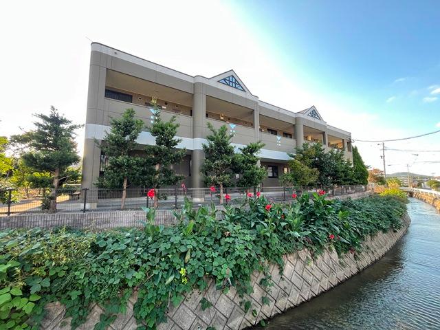 建物外観　外観写真（昼）