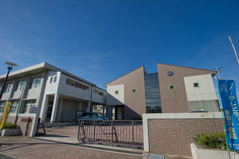 中学校　福津市立津屋崎中学校（中学校）まで976m